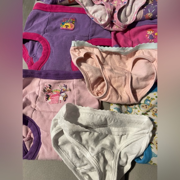 2T training pants - Picture 3 of 10